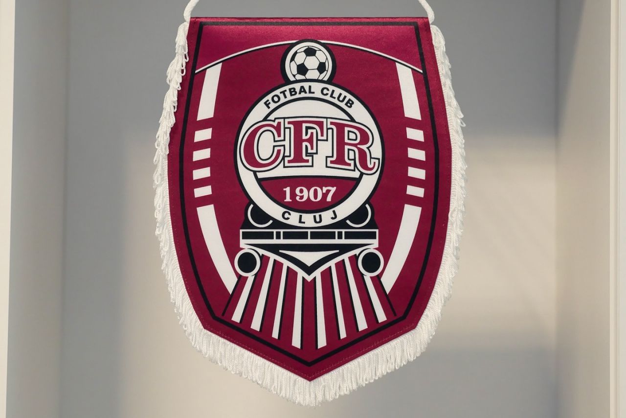 out de la cfr cluj dan petrescu a mai pierdut un jucator a plecat 3